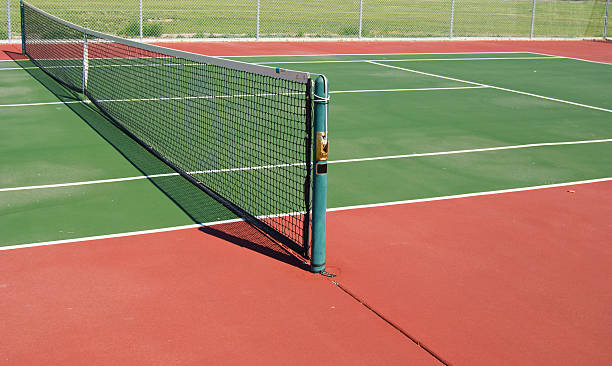 Comment savoir si votre court a besoin d’une rénovation court de tennis en béton poreux Paris ?