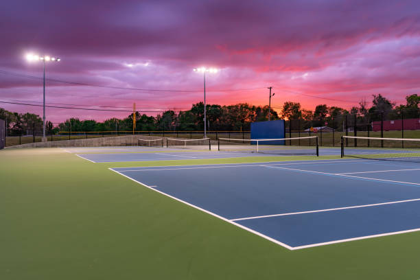 Comment le climat méditerranéen influence-t-il la construction court de tennis Nice en termes de drainage ?