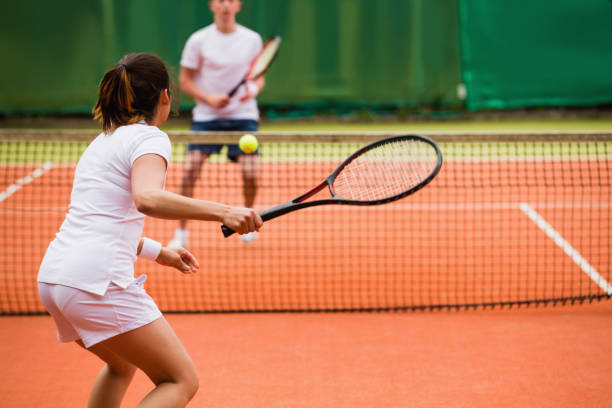 Quels sont les risques courants lors de la rénovation d’un court de tennis en terre battue dans le Var et comment les éviter ?